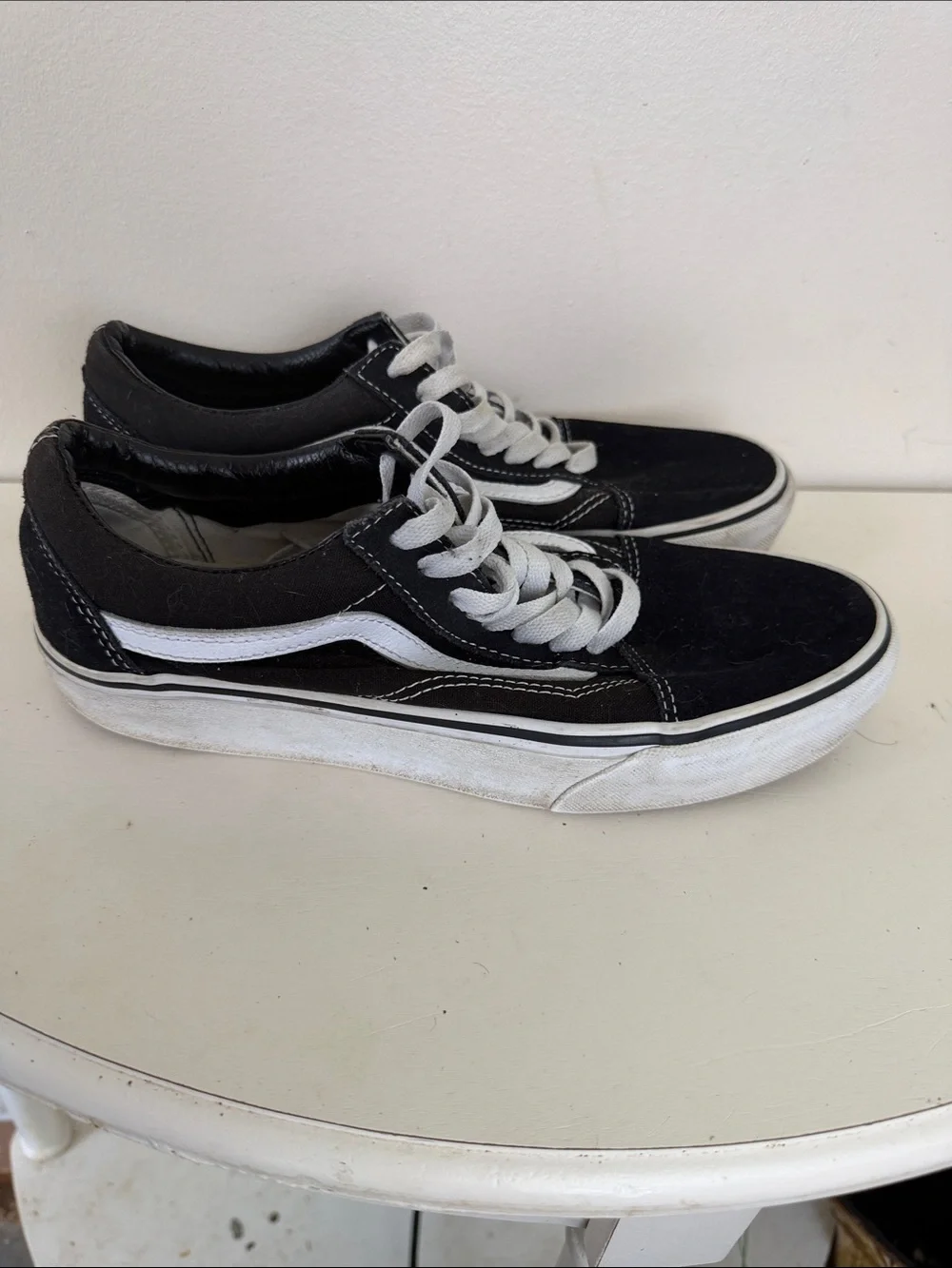 (2396) Vans Black and White Old Skool Sneakers, Size: 7.5